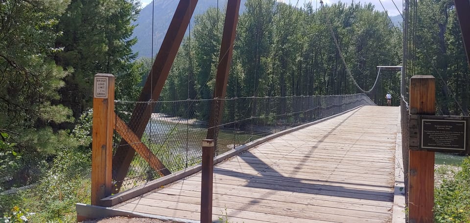 Suspension Bridge within walking distance  of 15-20 minutes