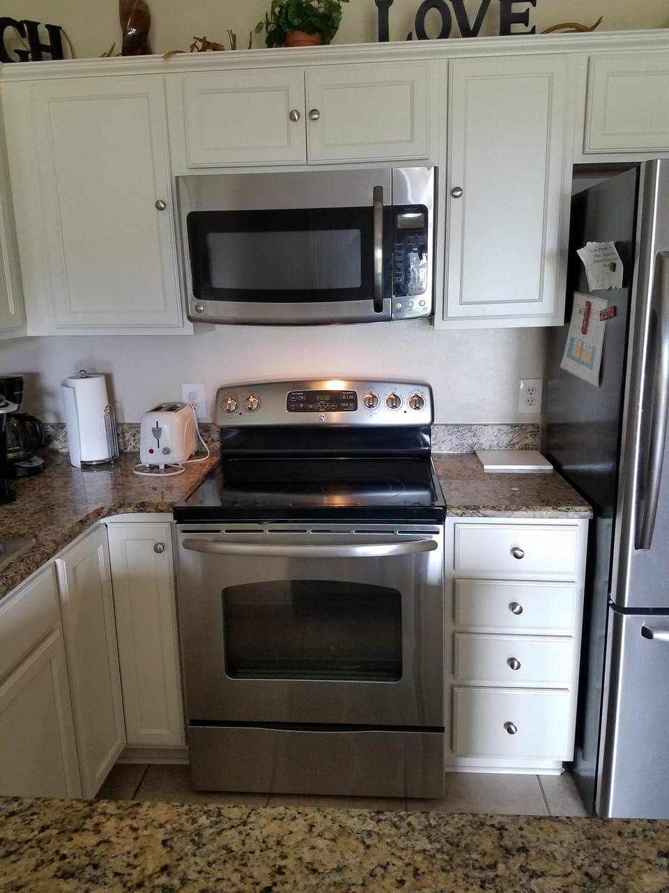 stainless appliances, granite counters