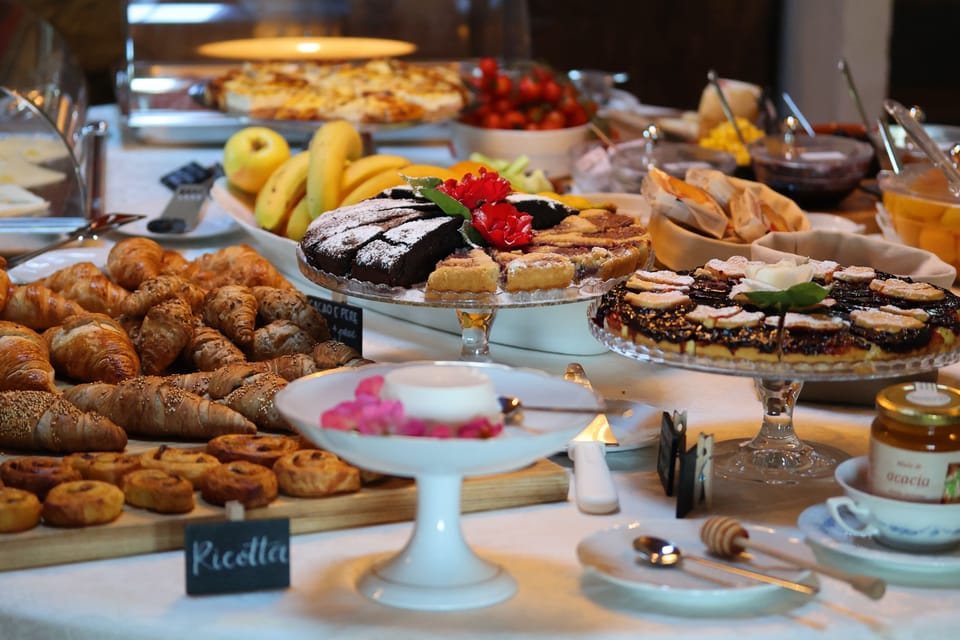 Free daily full breakfast