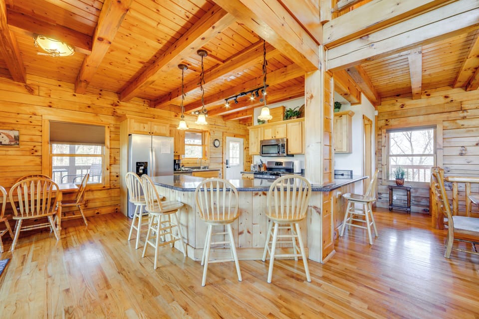 Kitchen | Stainless Steel Appliances | Main Level