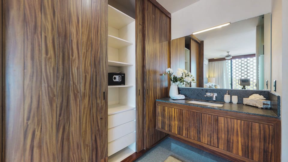 Condo - Image 15