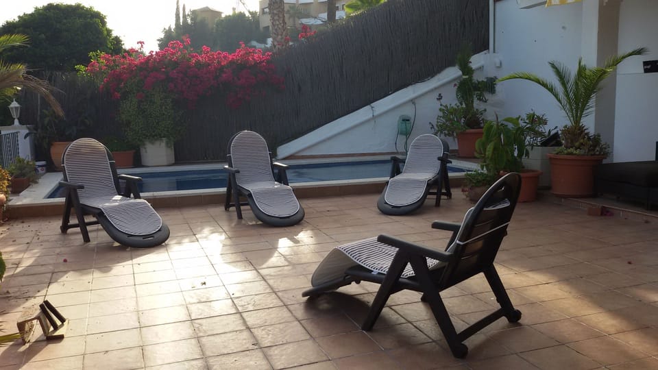 1st floor Terrace and Pool