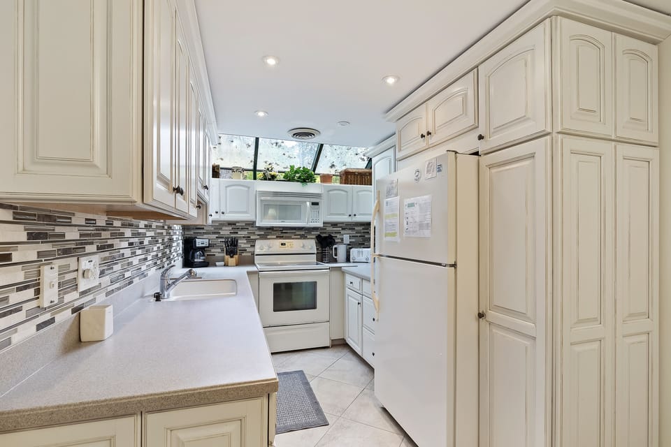 Fully equipped kitchen