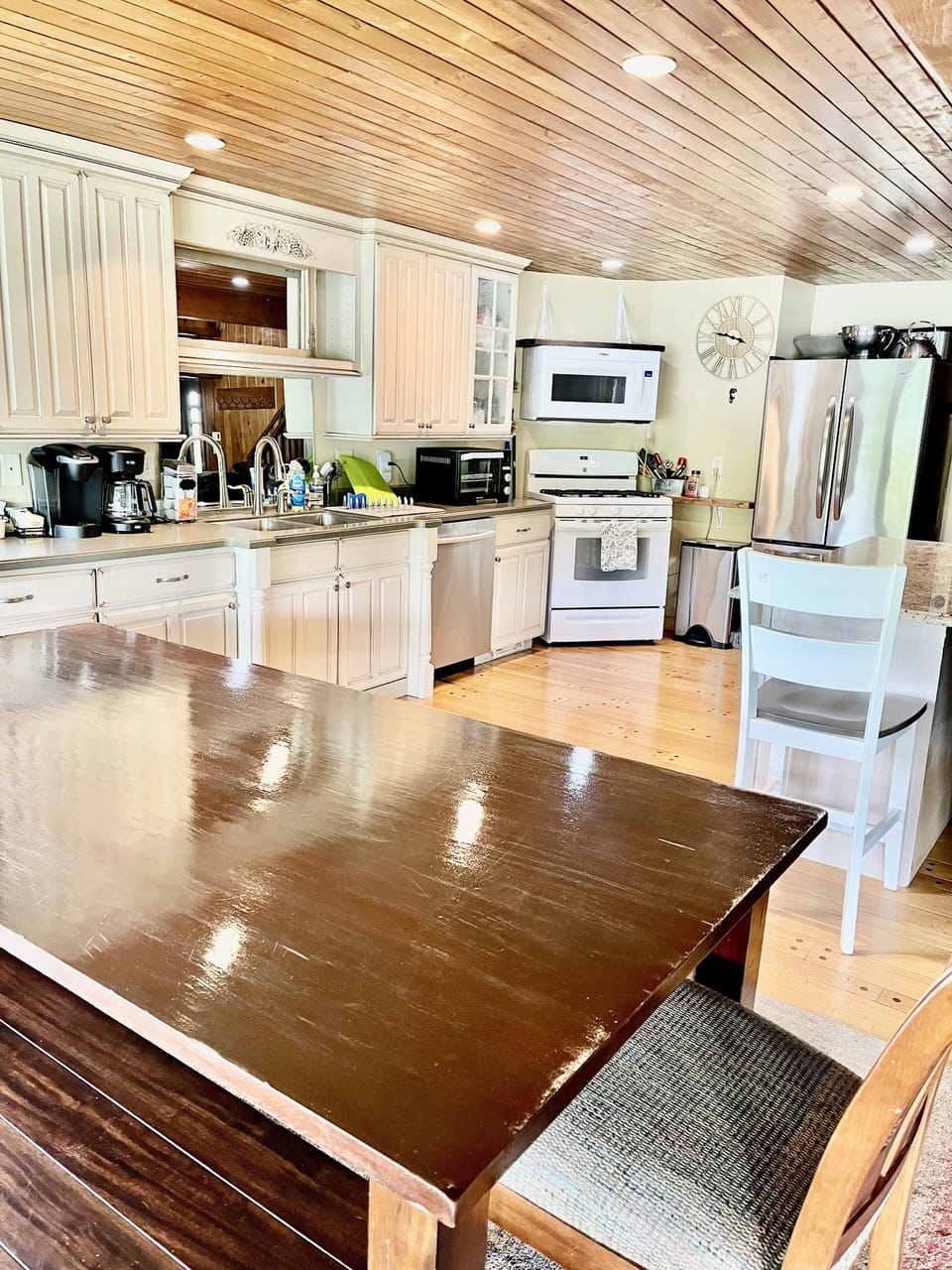 FULLY STOCKED KITCHEN • KEURIG & COFFEE MAKER • GRANITE ISLAND • WATER VIEWS!