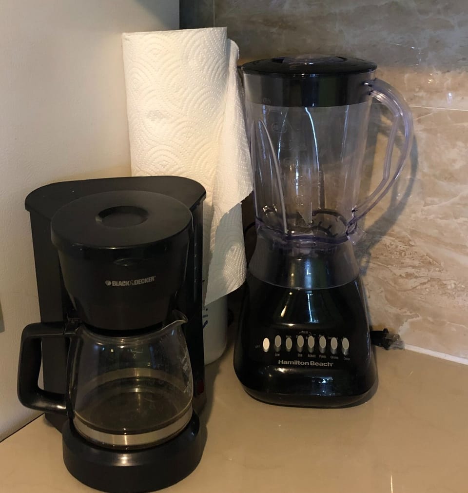 Blender, toaster, micro and coffee maker
brewed  in two minutes.