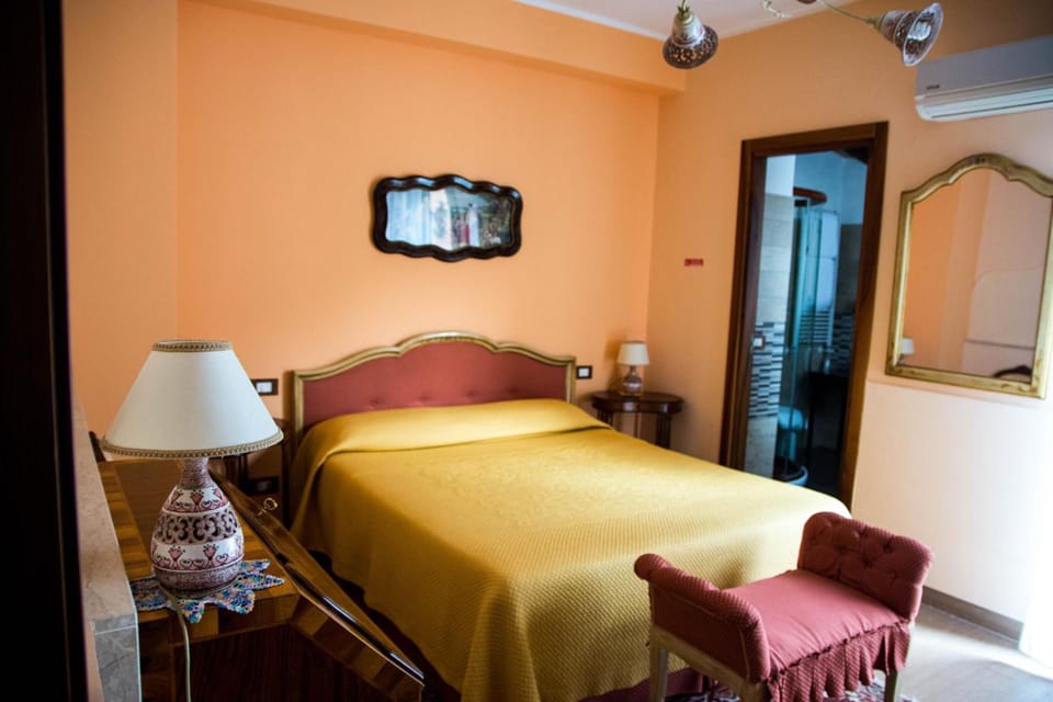 Classic Double Room Single Use, Ground Floor | Egyptian cotton sheets, premium bedding, down comforters, minibar