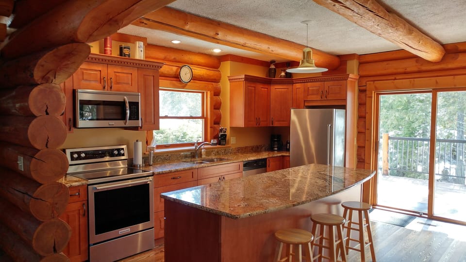 Modern Kitchen with all the ammenities