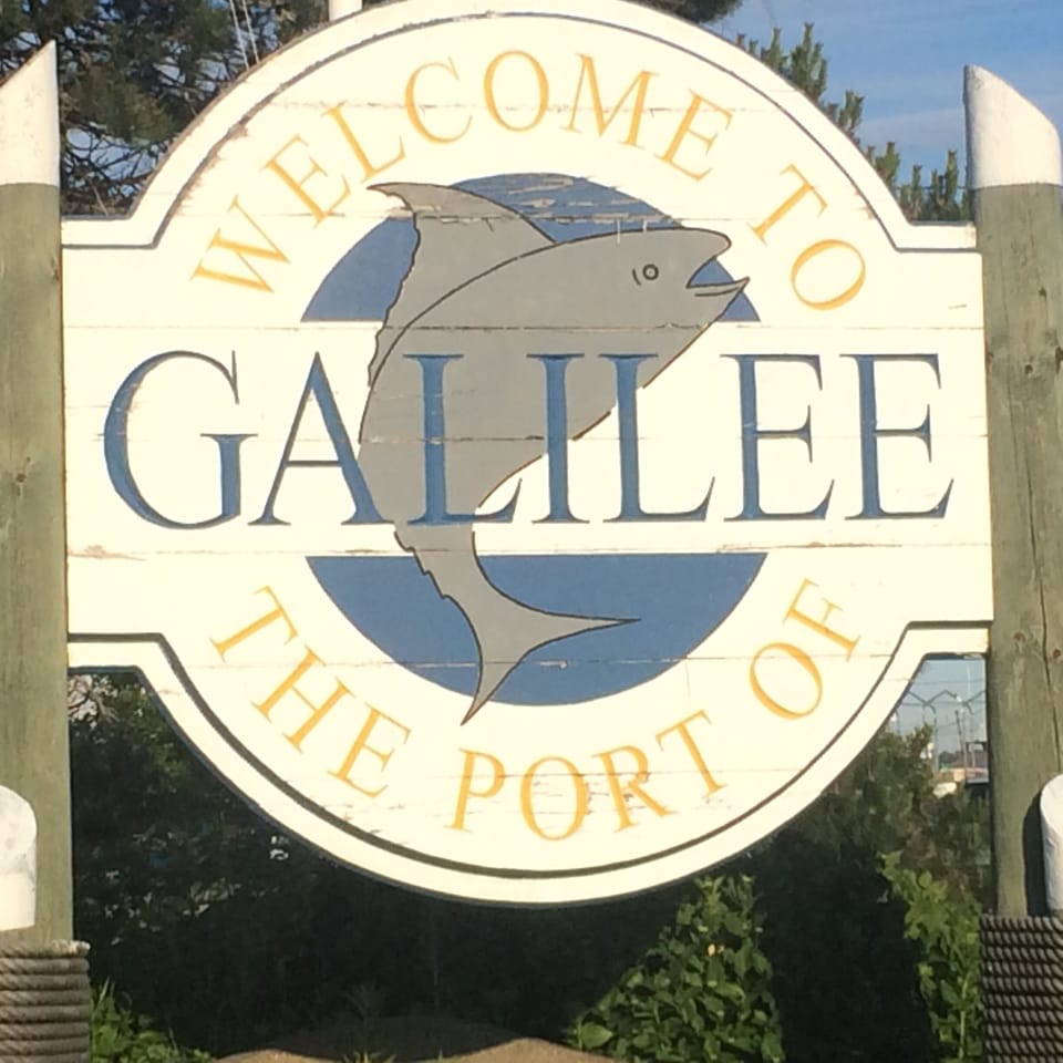 5 minute drive from Melville