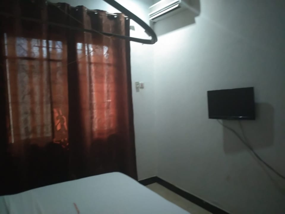 Double Room, Non Smoking | Bed sheets