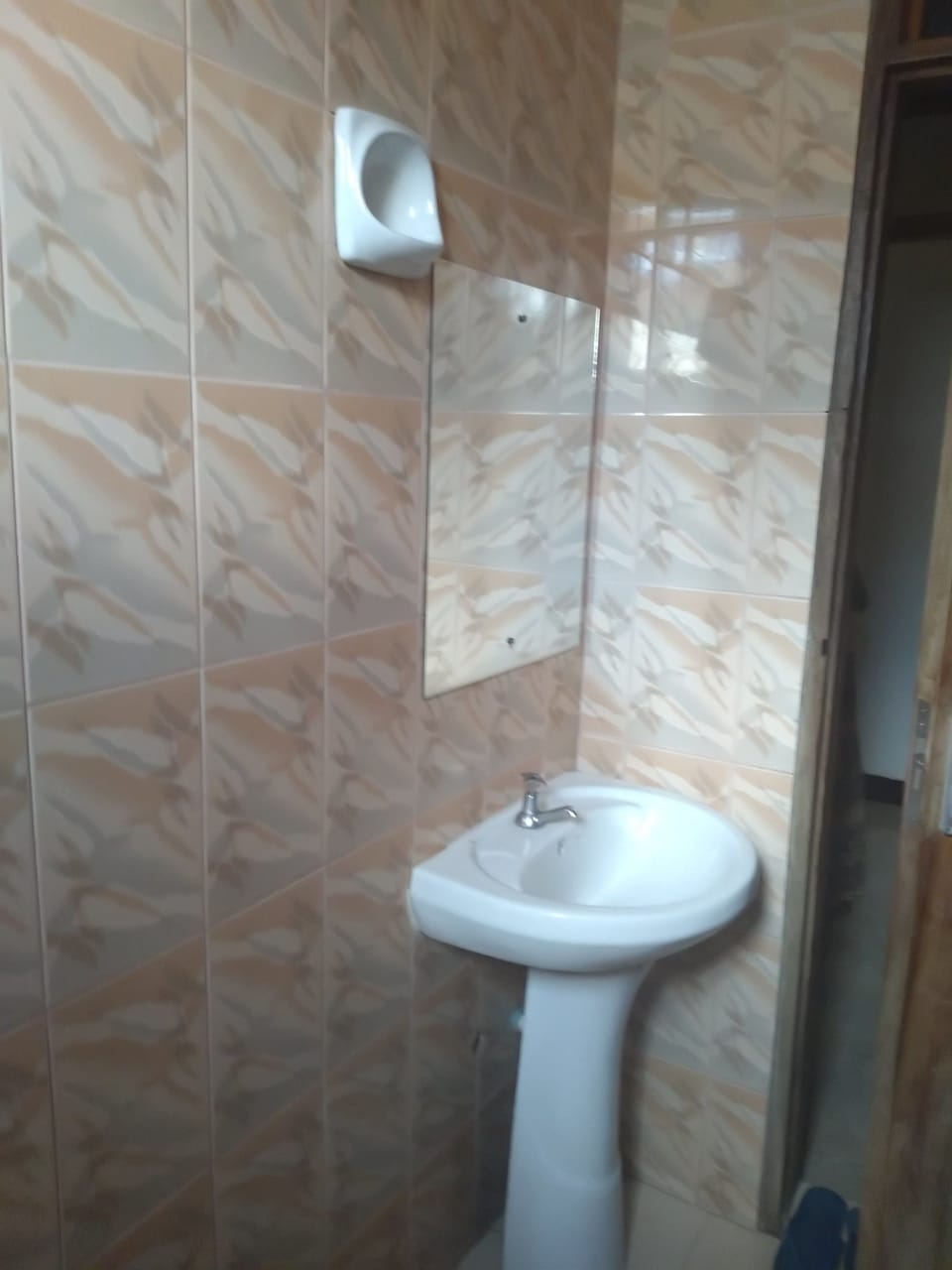 Double Room, Non Smoking | Bathroom sink