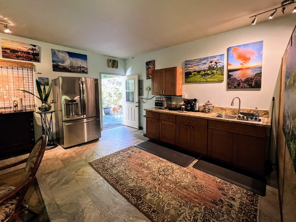 Big Kitchenette living and dining room area to prepare meals and relax.