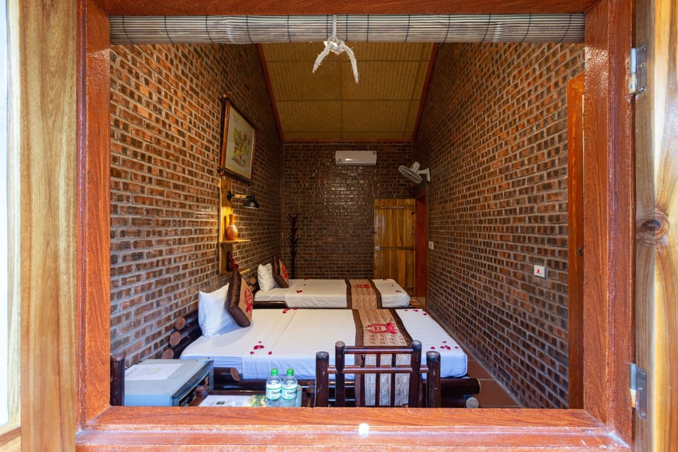 Standard Twin Room, Terrace | Minibar, desk, free WiFi, bed sheets
