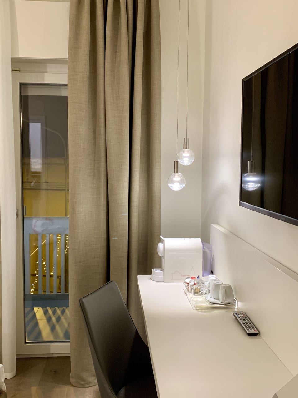 Deluxe Double Room, Non Smoking, Ensuite (Glance) | Room amenity