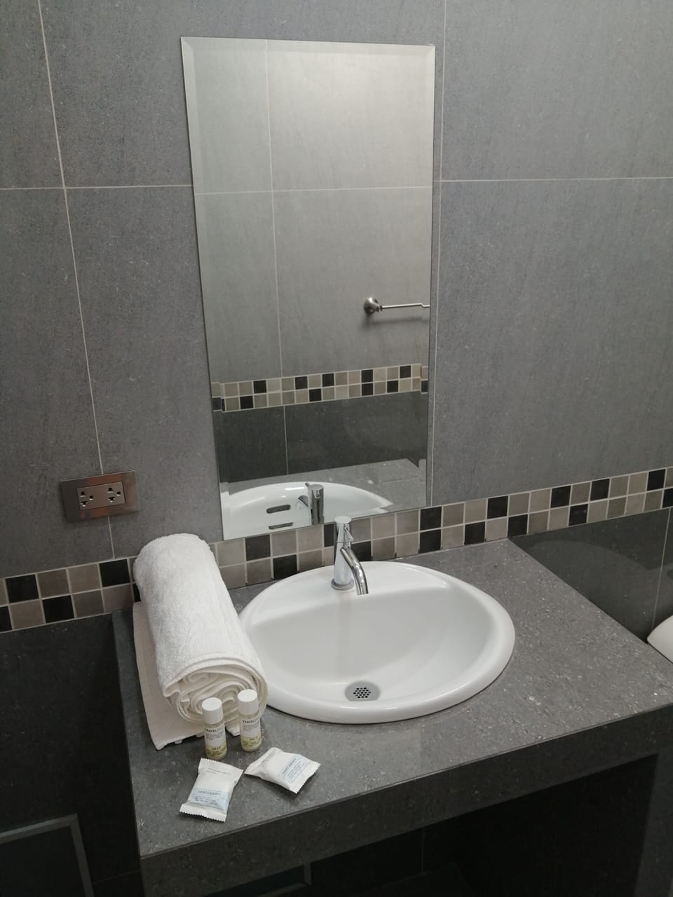 Superior Double Room, Non Smoking, City View | Bathroom | Shower, rainfall showerhead, free toiletries, hair dryer
