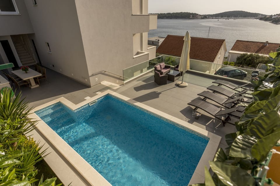 Villa with pool area