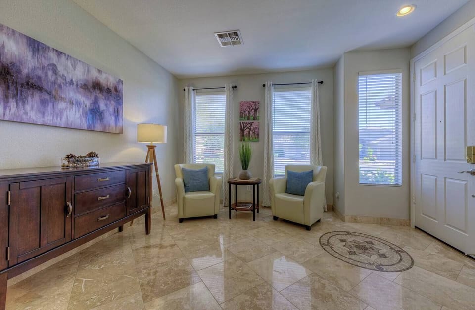 Sitting Area & Foyer
