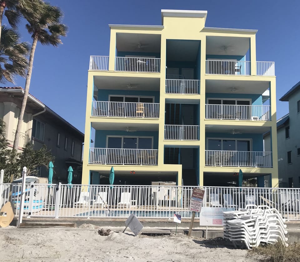 Beachside view, lounge and beach chairs, umbrellas included
