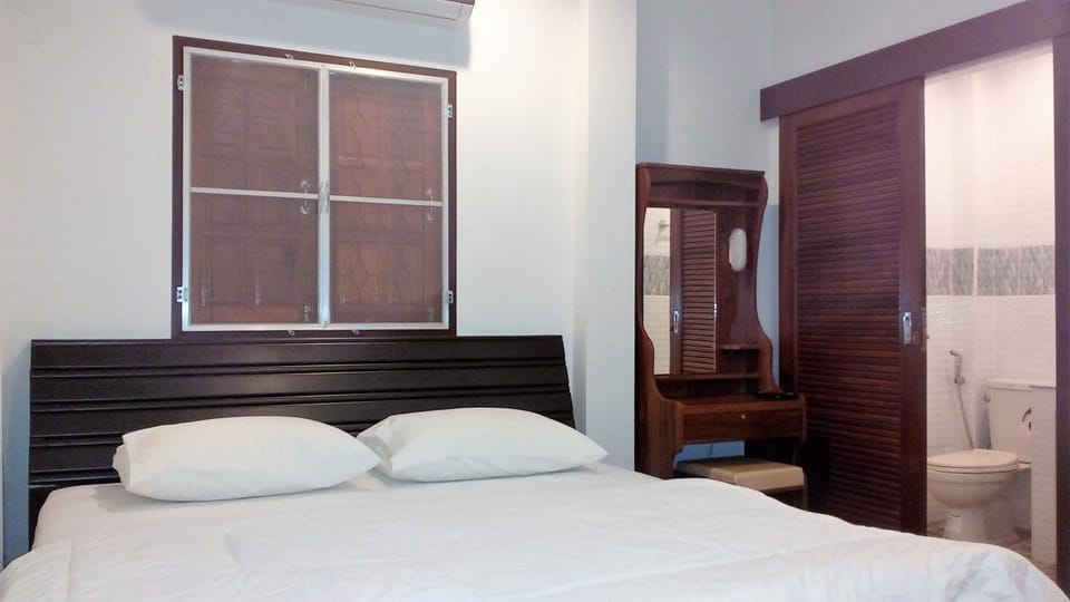 In-room safe, desk, blackout drapes, iron/ironing board