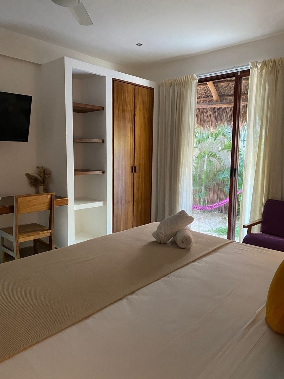 Superior Room, 1 King Bed, Non Smoking | Desk, free WiFi, bed sheets