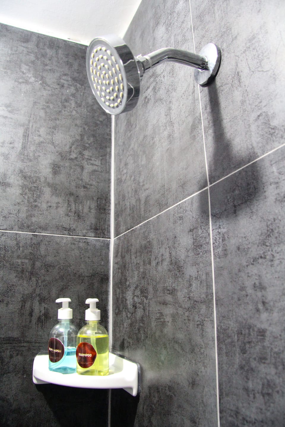 Economy Single Room | Bathroom | Shower, rainfall showerhead, free toiletries, hair dryer