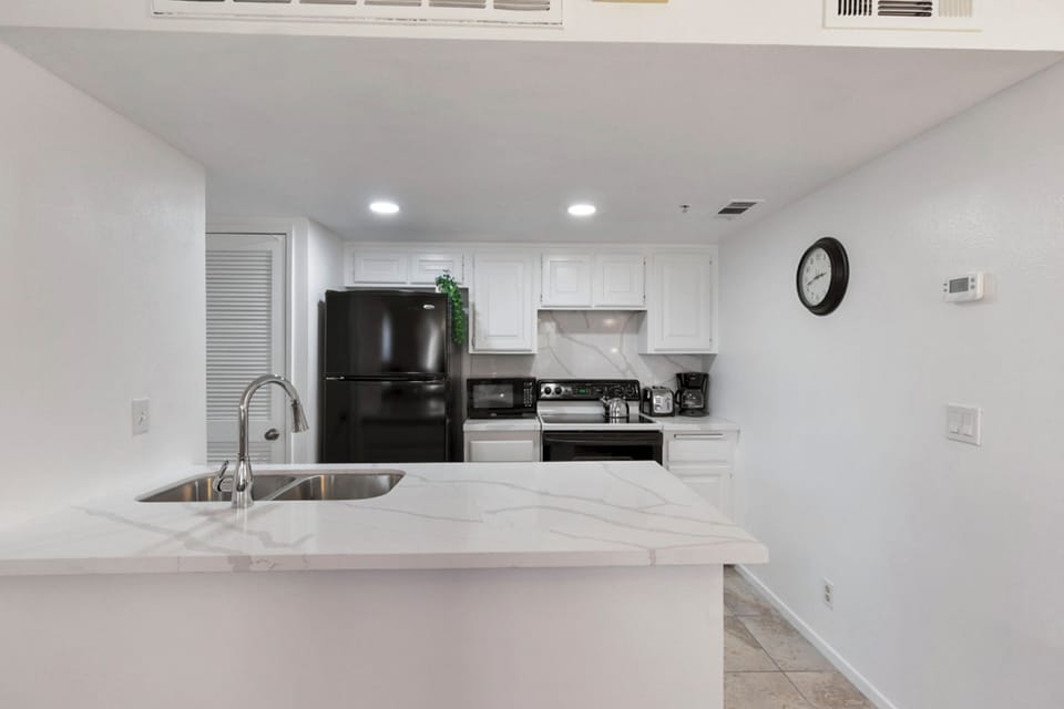 Beautifully remodeled, new kitchen