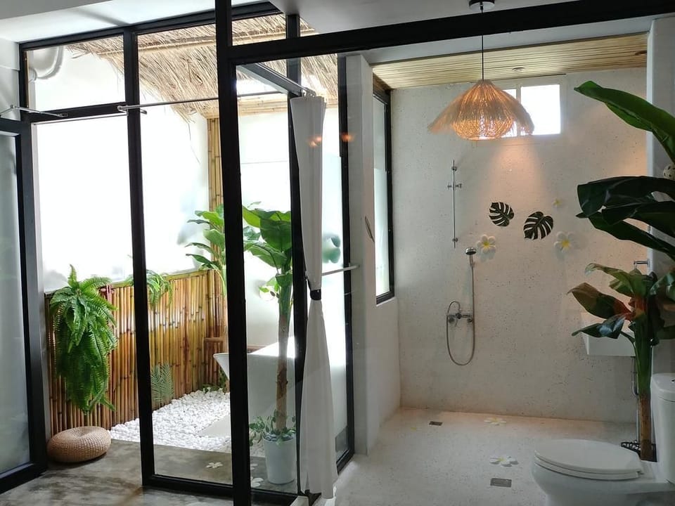Shower, free toiletries, hair dryer, slippers