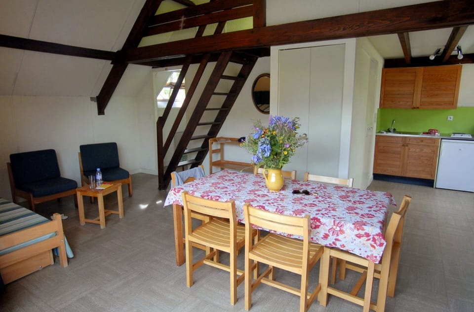 Cottage, Garden View (Gîte Breton 4-6 pers.) | In-room dining