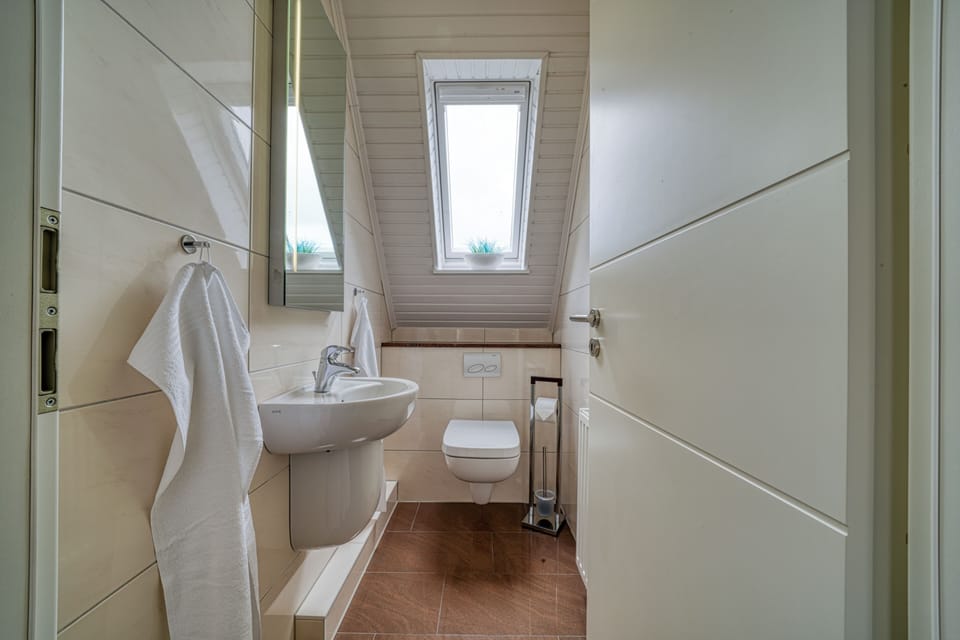 Shower, free toiletries, hair dryer, bathrobes
