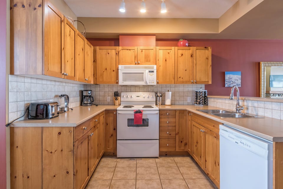 Well-Equipped Kitchen 