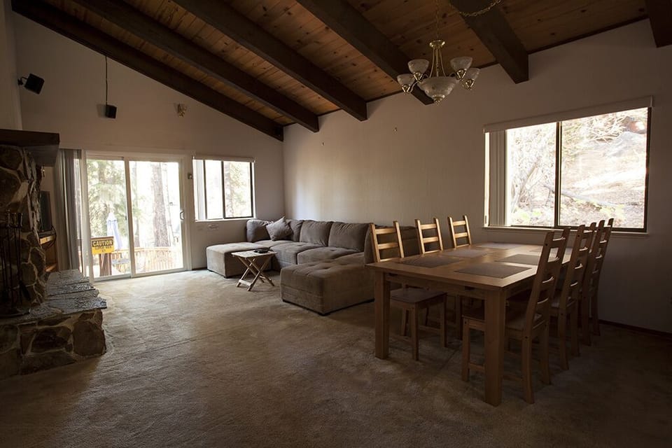 Living and dining combo