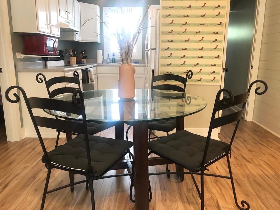 dining area upclose