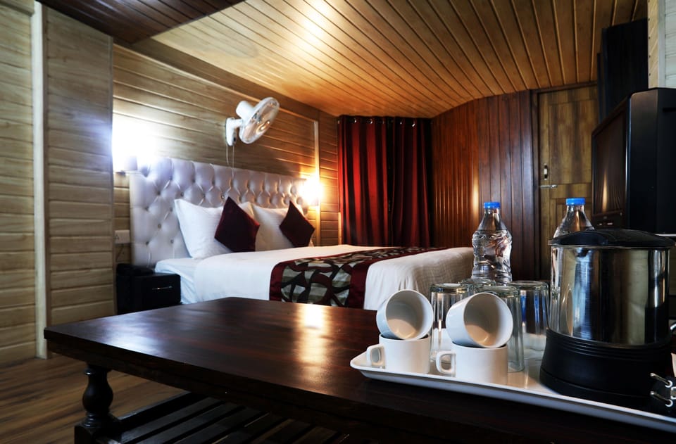 Deluxe Double Room, 1 Double Bed, Accessible, Valley View | Premium bedding, in-room safe, desk, soundproofing