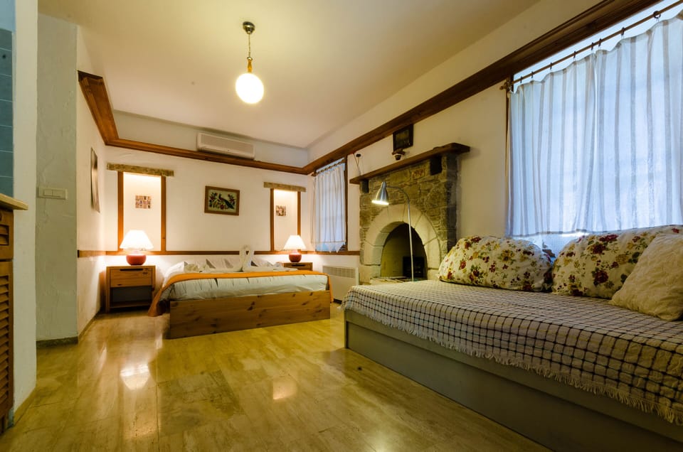 Studio | Individually decorated, desk, free WiFi, bed sheets