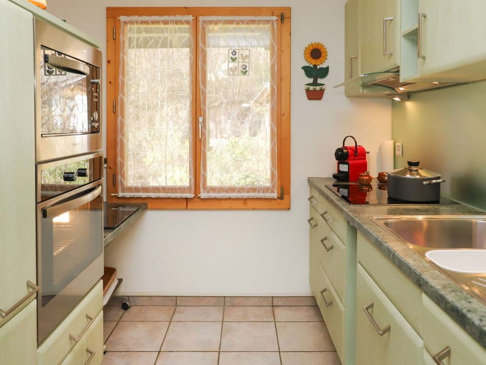 Cabinetry, Property, Window, Sink, Building, Picture Frame, Wood, Countertop, Interior Design, Tap