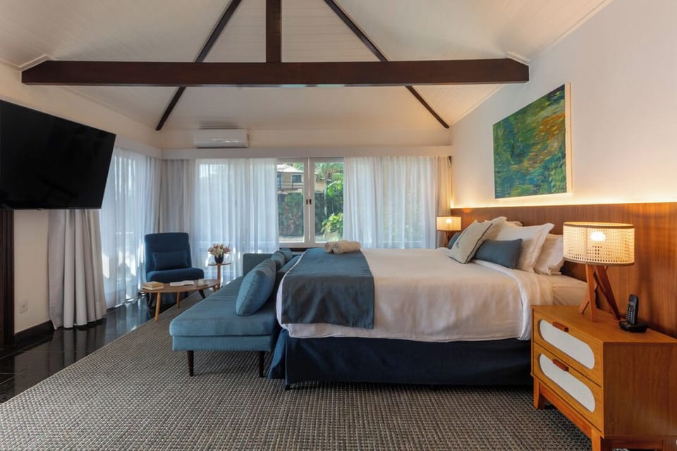 Premium Suite, Private Pool, Sea View | Minibar, free WiFi, bed sheets