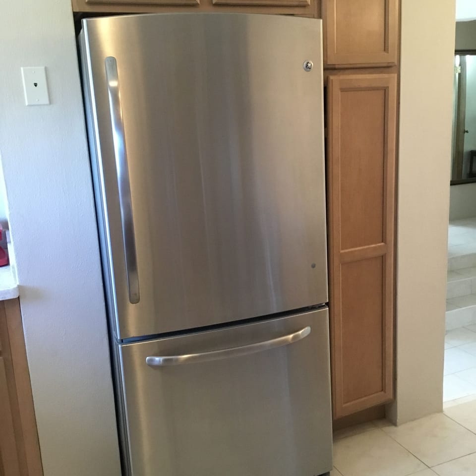 Traditional Apartment, 1 King Bed with Sofa bed, Valley View | Private kitchen | Fridge, microwave, oven, stovetop