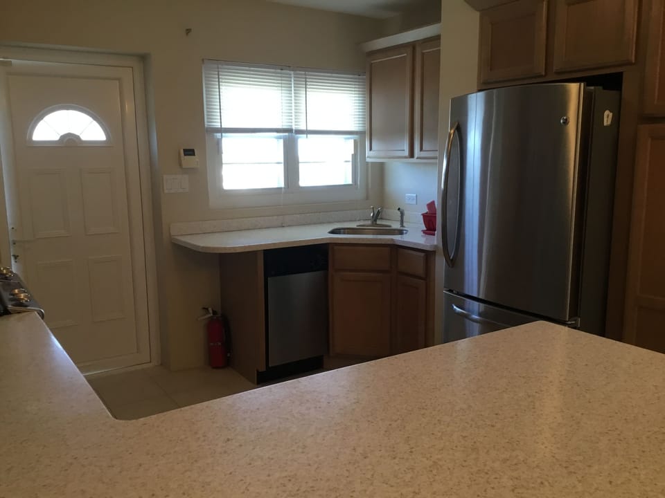 Traditional Apartment, 1 King Bed with Sofa bed, Valley View | Private kitchen | Fridge, microwave, oven, stovetop