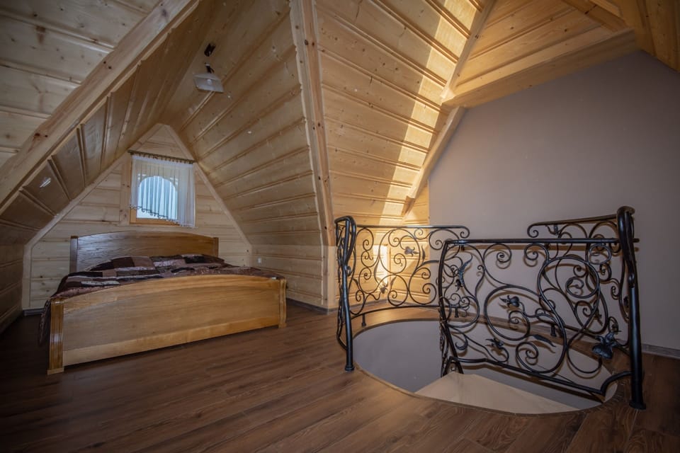 Chalet, Multiple Beds | Soundproofing, iron/ironing board, free WiFi, bed sheets