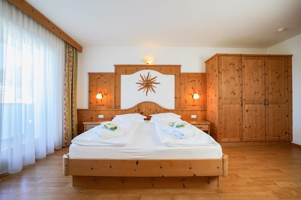 Premium Double Room, Balcony, Mountain View | Premium bedding, in-room safe, desk, blackout drapes