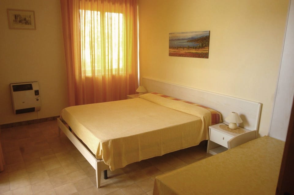 Double Room, Garden View | Free WiFi, bed sheets
