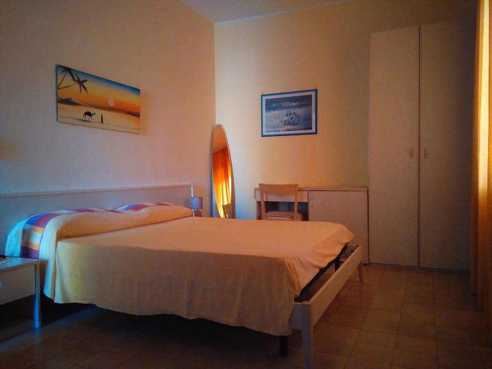 Double Room, Garden View | Free WiFi, bed sheets