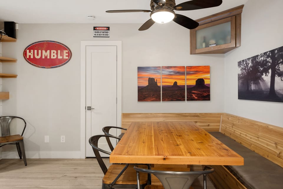 Dining Table | Dishware Provided