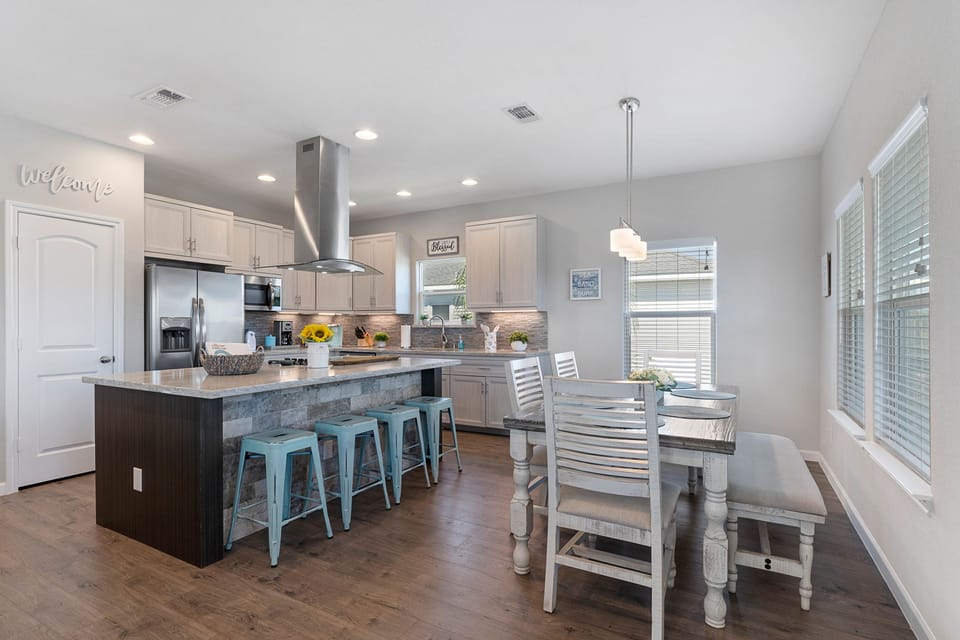 Large open kitchen area