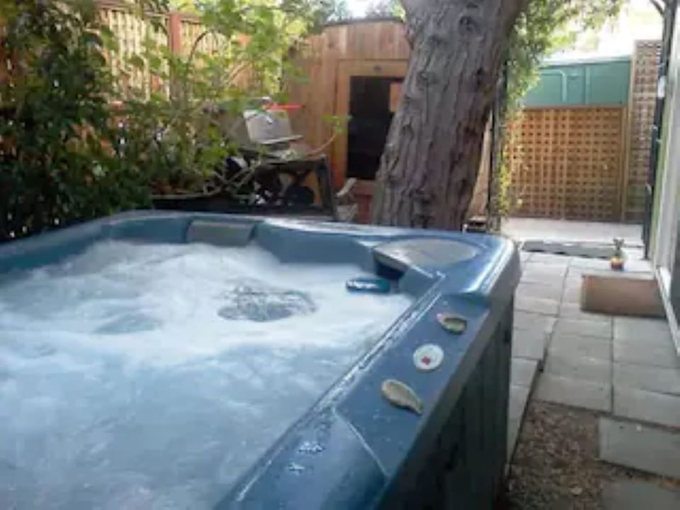 Private Hot Tub  Exclusive - Not Shared.