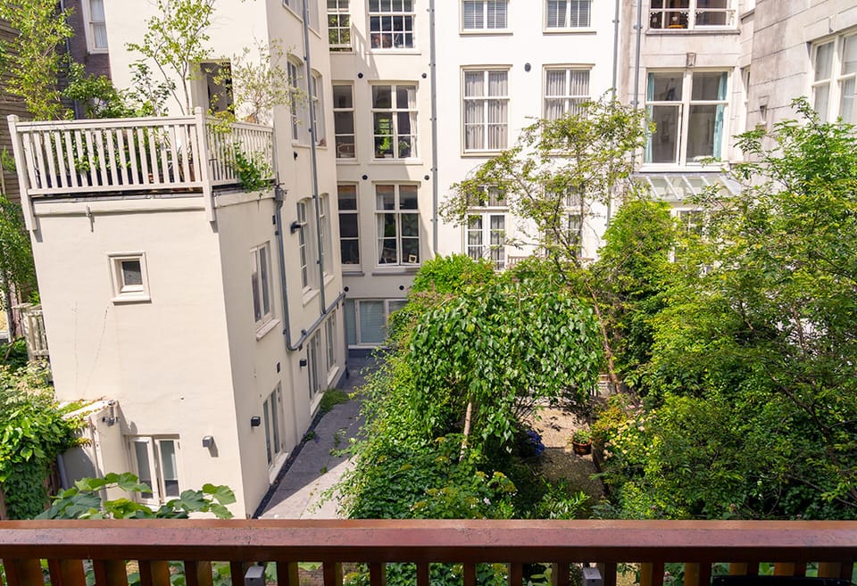 balcony