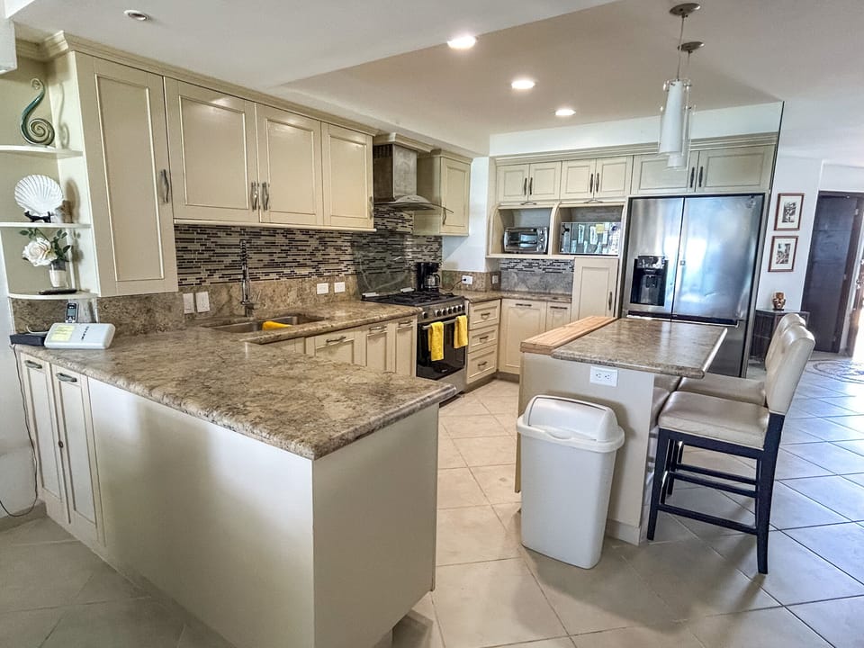 Fully equipped kitchen