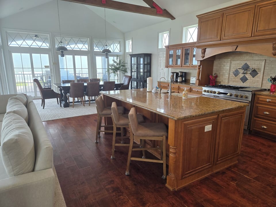 Open Floor Plan, the Chef in your group will enjoy being part of the group.  