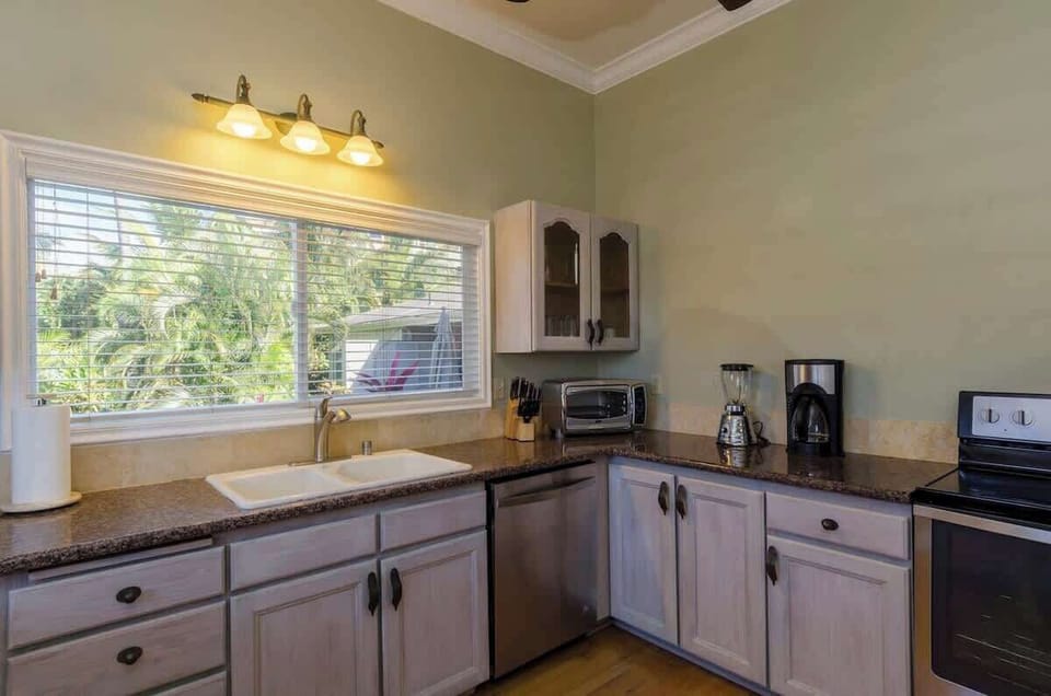 Stainless appliances and granite counter tops
