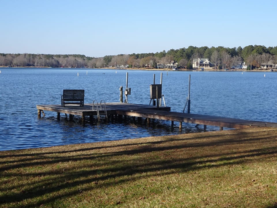 Private dock w/ light & electrical outlet. Boat-lift not operational. 
