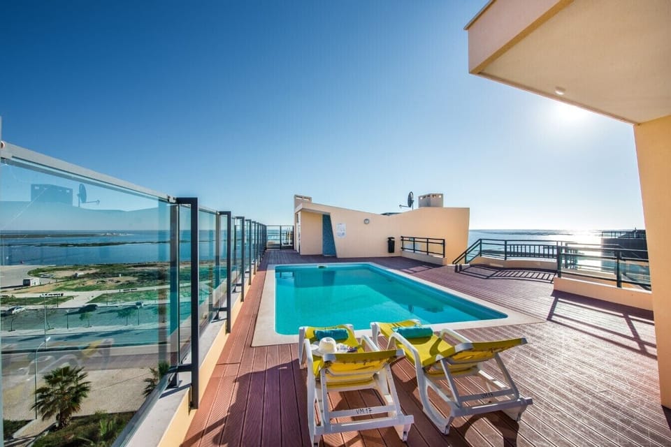 Pool and roof terrace.